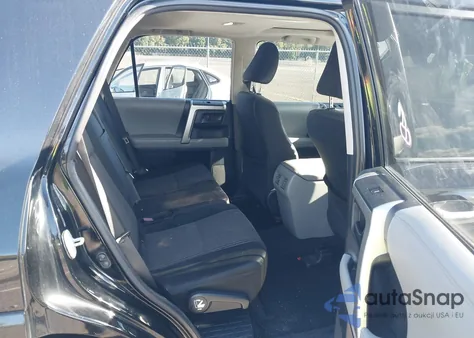 2010 Toyota 4Runner Sr5 V6 z USA, uszkodzony, nr VIN JTEBU5JR5A5020266